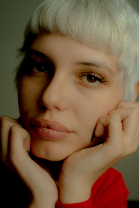 portrait, glamur, fashion, beautiful girl, head shot, analog, 35mm